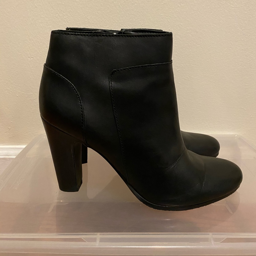 Sam Edelman Salina Booties Size 7